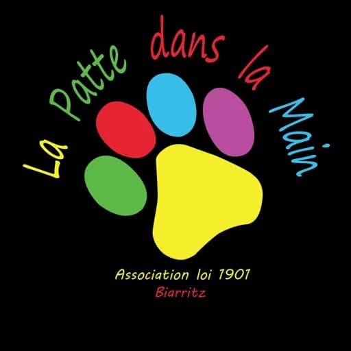 La Patte Dans La Main